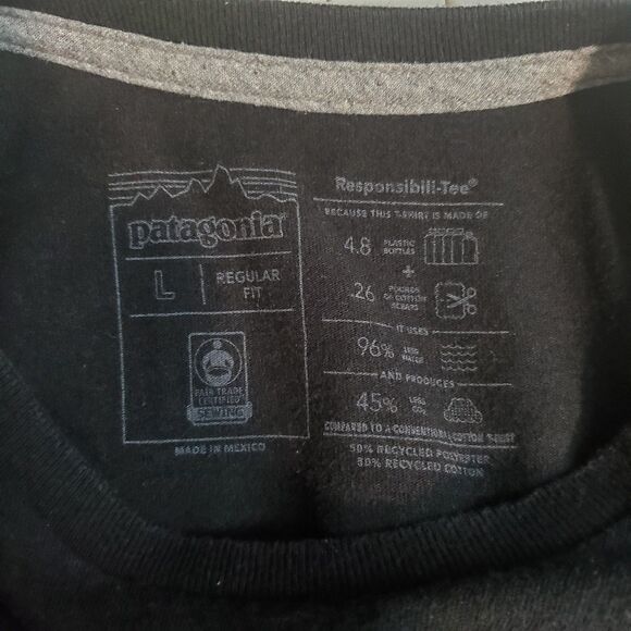 Patagonia Men's T-shirt Large Black Logo Ridge Pocket Responsibili-Tee Outdoors - Picture 9 of 12